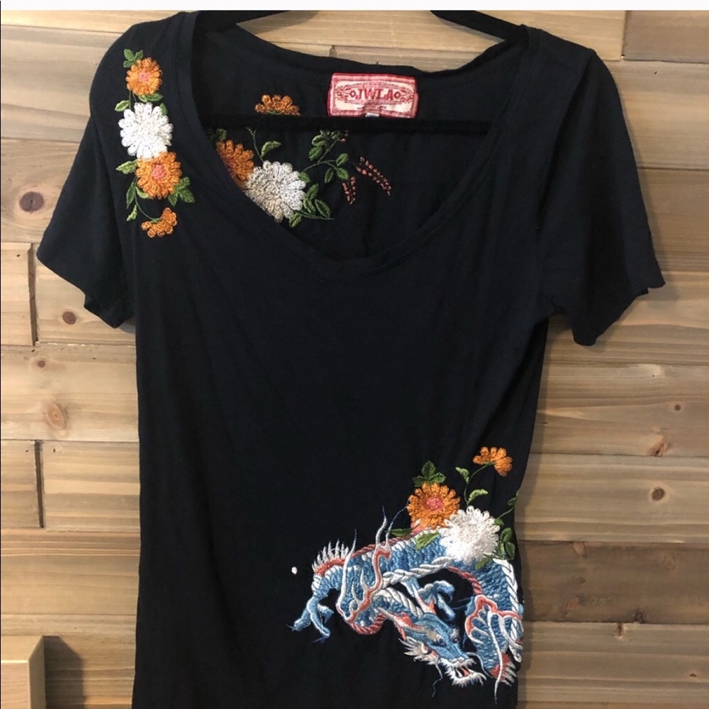 Black Johnny was v neck tee